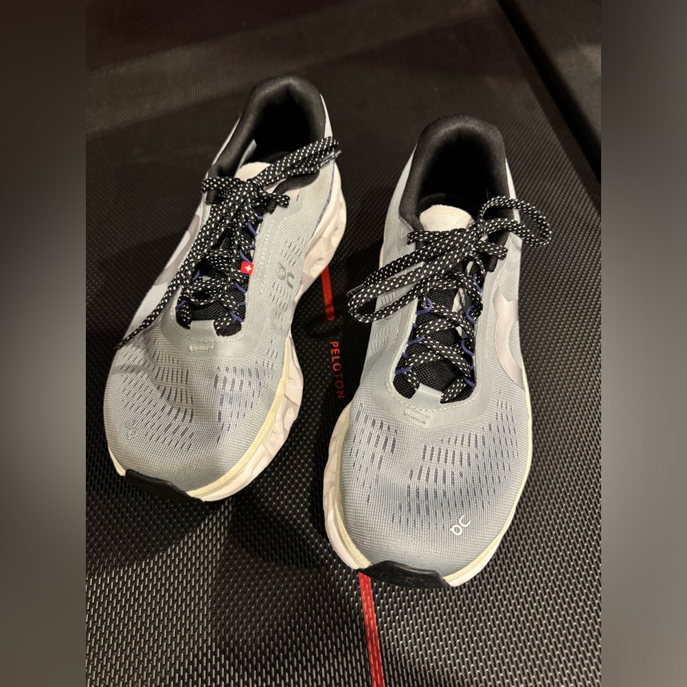 ON CLOUD Cloudmonster 2 Aloe Size 8 EUC